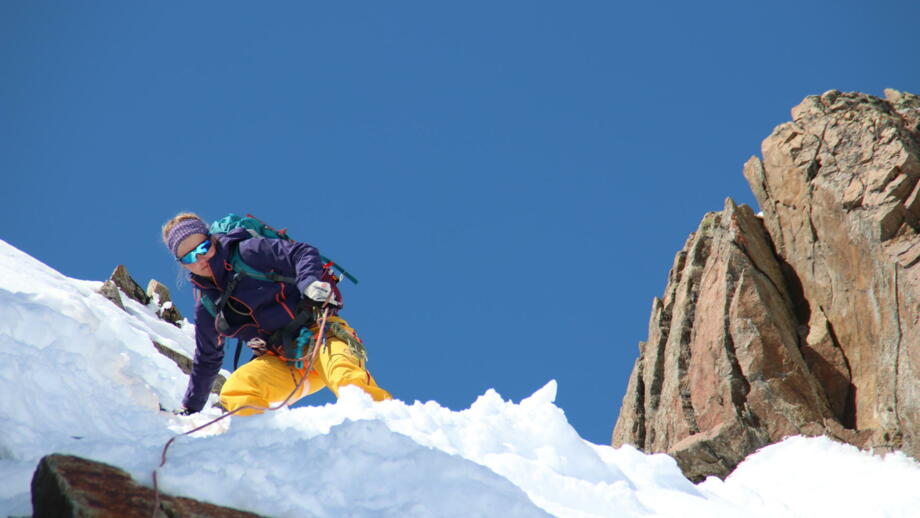 Klettern auf Gipfel Skihochtourenkurs Skitouren auf Franz Senn Hütte Young Summits