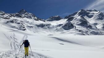 Skitourengeher im Aufstieg rund um Piz Sesvenna