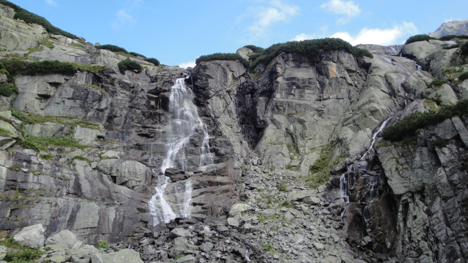 Wasserfall entlang der Durchquerung Hohe Tatra