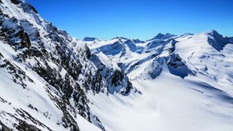 Gebirgszug am Kitzsteinhorn mit schneebedeckten Felsen