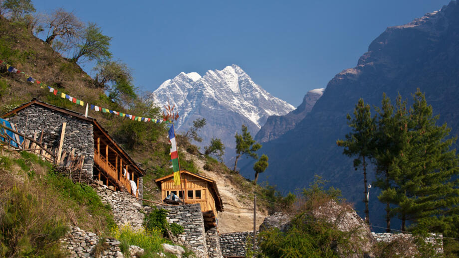 asien-nepal-himalaya-lodge-shutterstock-290336312.jpg