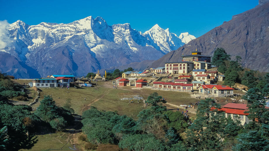 asien-nepal-everest-tengboche-kloster-shutterstock-621163287.jpg