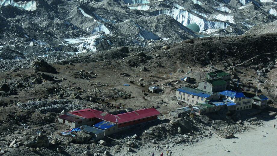 asien-nepal-khumbu-komfort-trekking-gorak-shep-mit-khumbu-gletscher.jpg