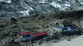 asien-nepal-khumbu-komfort-trekking-gorak-shep-mit-khumbu-gletscher.jpg
