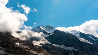 schweiz-berner oberland-eiger-moench-hochtour-shutterstock-2209607677.jpg