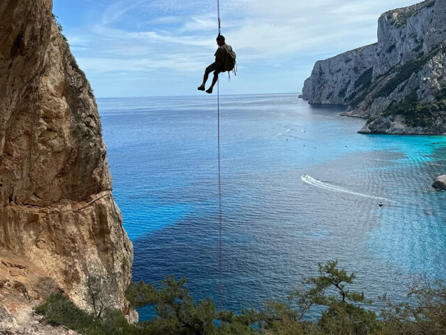 Sardinien Selvaggio Blu Klettertrekking Abseilstelle mit Panorama
