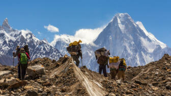Pakistan Karakorum Baltoro K2 Wanderer Träger