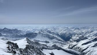 Blick vom Gipfel auf die umliegenden Berge vom Großvenediger aus