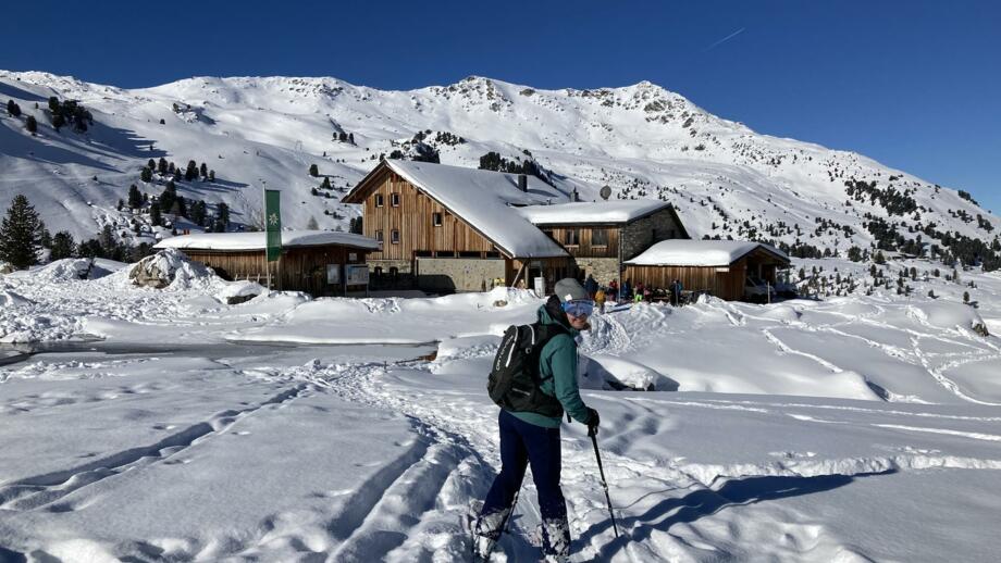 oesterreich-tuxeralpen-lizumerhuette-winter-schnee-skitouren-(8).jpg