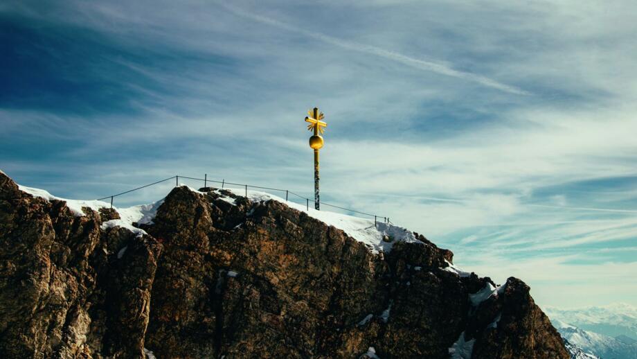 zugspitze-shutterstock-409541050.jpg