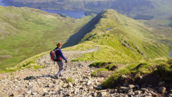 UKLADI_Long_Stile_Hikerin_shutterstock_289258382.jpg