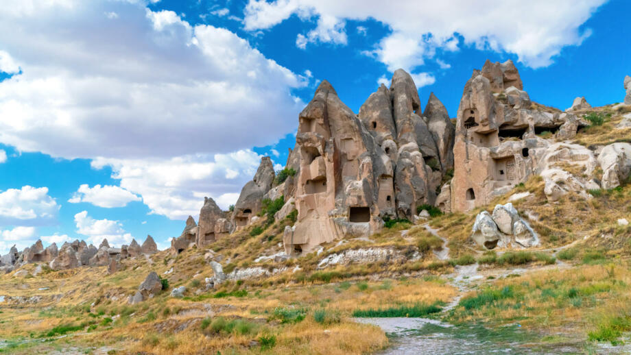 03-cappadocia-red-valley.jpg