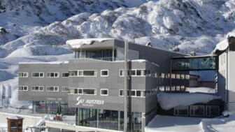 Ski Austria Academy in St. Anton am Arlberg von außen