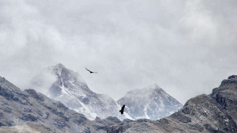 Ein schneebedeckter Berg in Peru