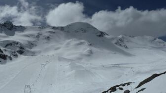 Weitsicht aufs Skigebiet Kaunertal