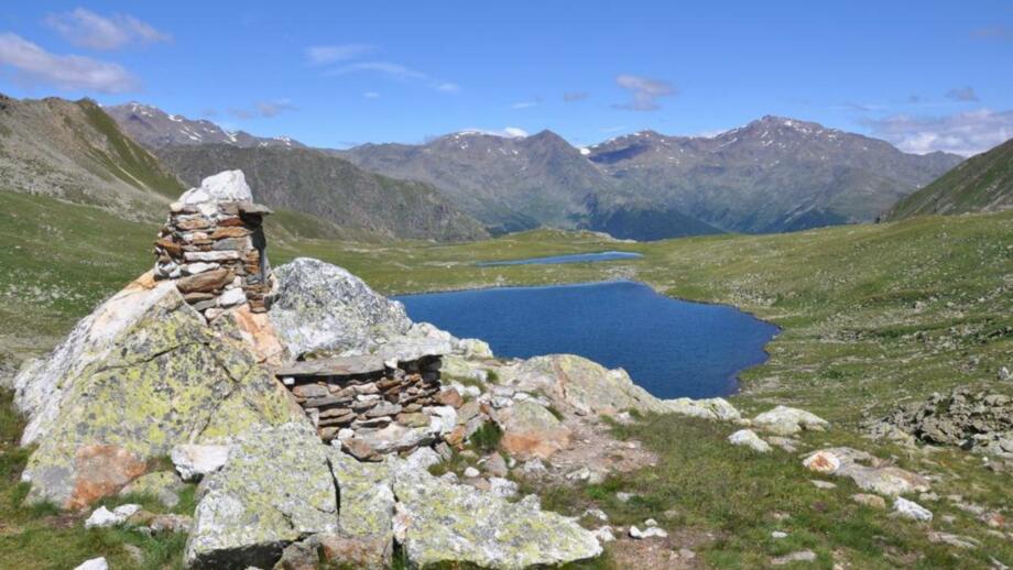 Hiking_trek nelle Maddalene__Lago Alplaner_CreditsAptValdiNon.jpg
