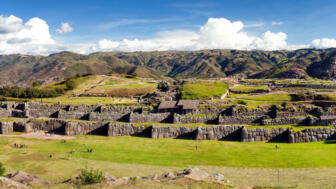 Ruinen von Sacsayhuaman mit mächtigen Steinquadern