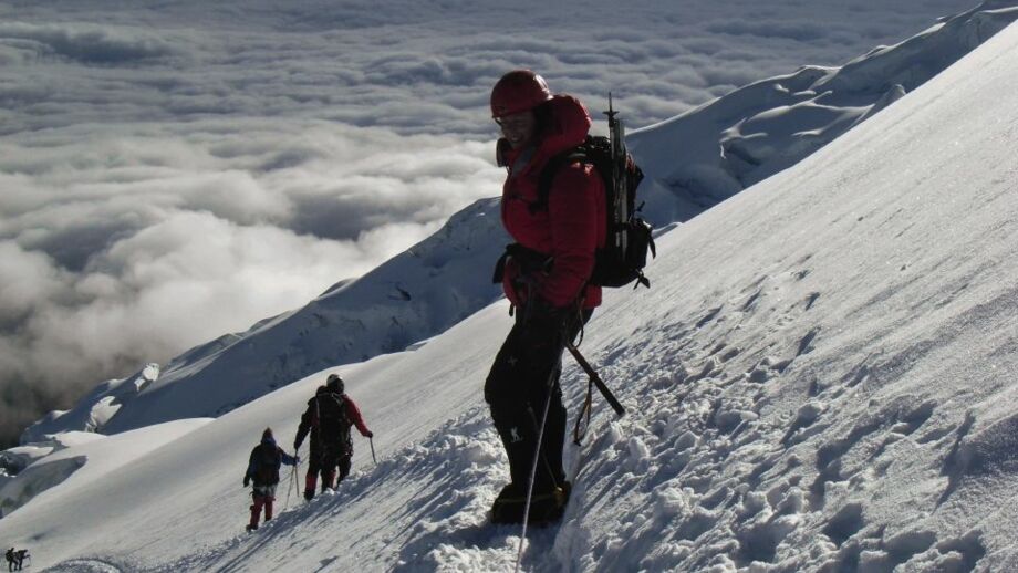 Drei Wanderer auf dem Gletscher Cotopaxi