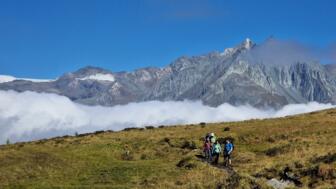 Wandern mit Bergblick