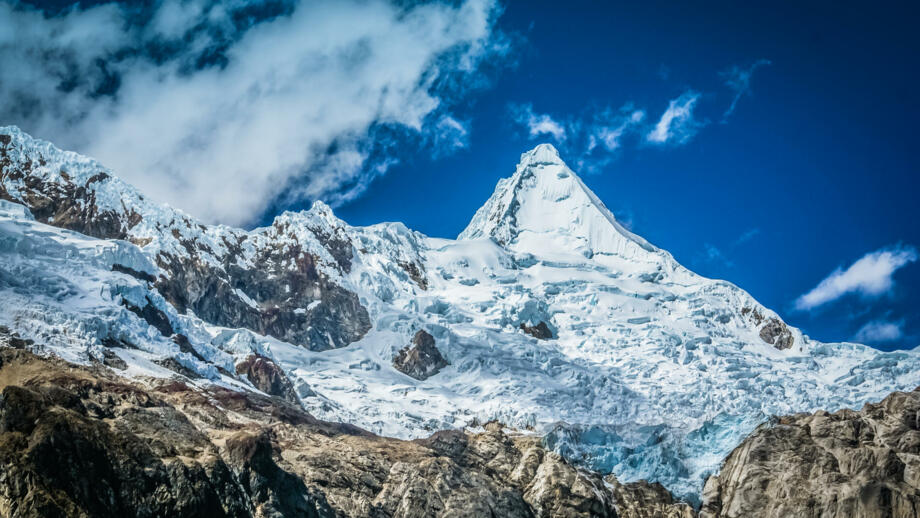 Der vergletscherte Fünftausender Alpamayo gilt als schönster Berg der Welt