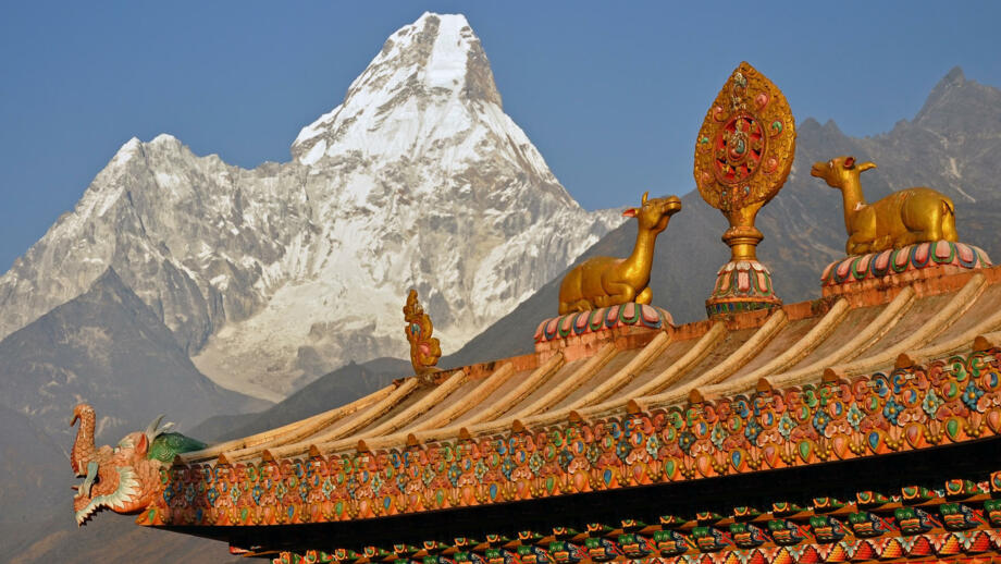 nepal-hikte-atchitectural-detail-of-buddhist-tengboche-monastery-over-ama-dablam-shutterstock_175702172.jpg