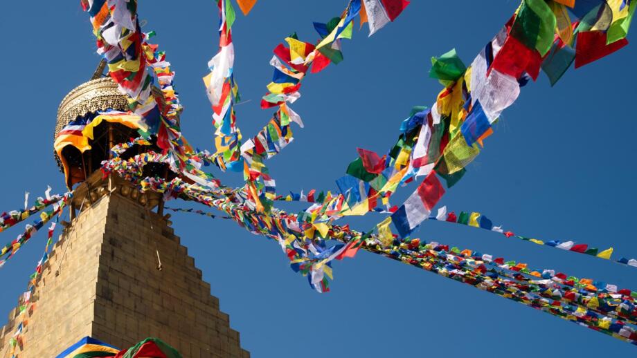 nepal-hiaho-budha-stupa-oder-boudhanath-stupa-religioeser-heiliger-tempel-shutterstock_2479483799.jpg