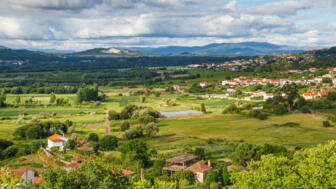 Bauernhöfe Dörfer grüne Landschaft Valende de Minho in Nordportugal