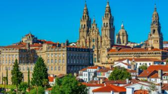 Panoramasicht auf die Kathedrale von Santiago de Compostela in Spanien