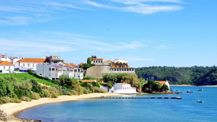 Vila Nova de Milfontes am Mündungsarm des Flusses Mira