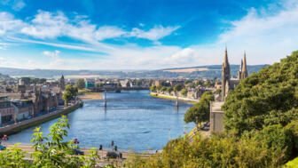schottland-inverness-shutterstock-614664923.jpg