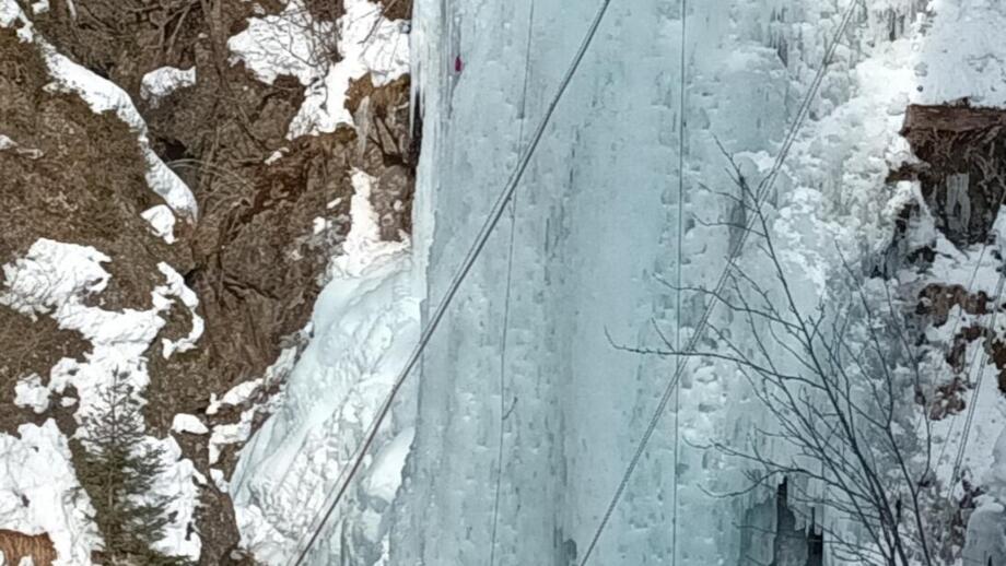 oesterreich-pitztal-eisklettern-pitztalschlucht-winter-peer alexander-9ekepiz (1).jpg