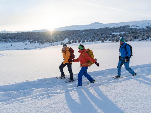 Schneeschuhwandern im tiefen Schnee in Norwegen