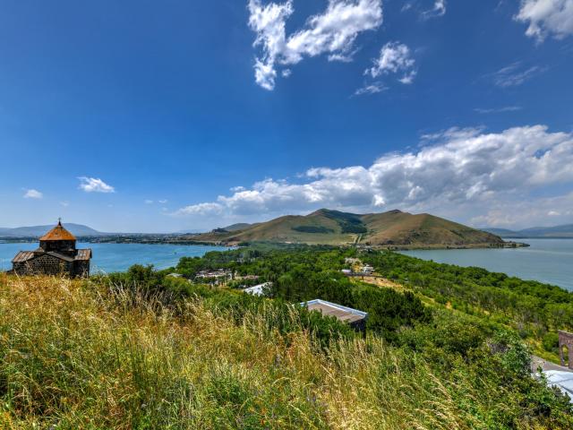 Natur rund um den See Sevan, der größte See in Armenien