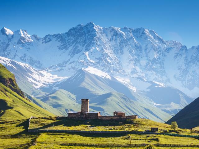 Blick von Ushguli in den hohen Kaukasus