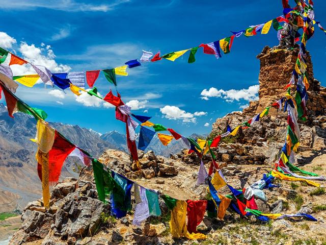 Buddhistische Gebetsfahnen im Spiti Valley