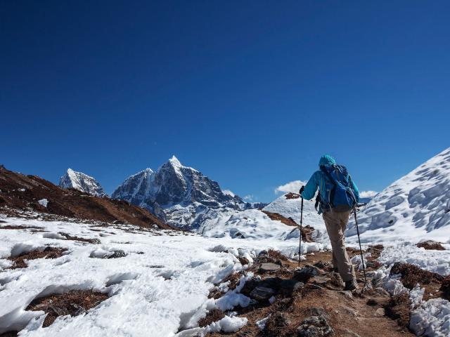 Wanderer im Khumbu, Himalaya in Nepal