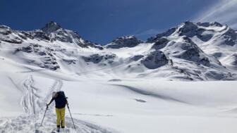 Skitourengeher im Aufstieg rund um Piz Sesvenna