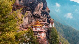 bhutan-bhcho-taktsang-tiger-nest-oder-bekannt-als-paro-taktsang-shutterstock_2491594653.jpg