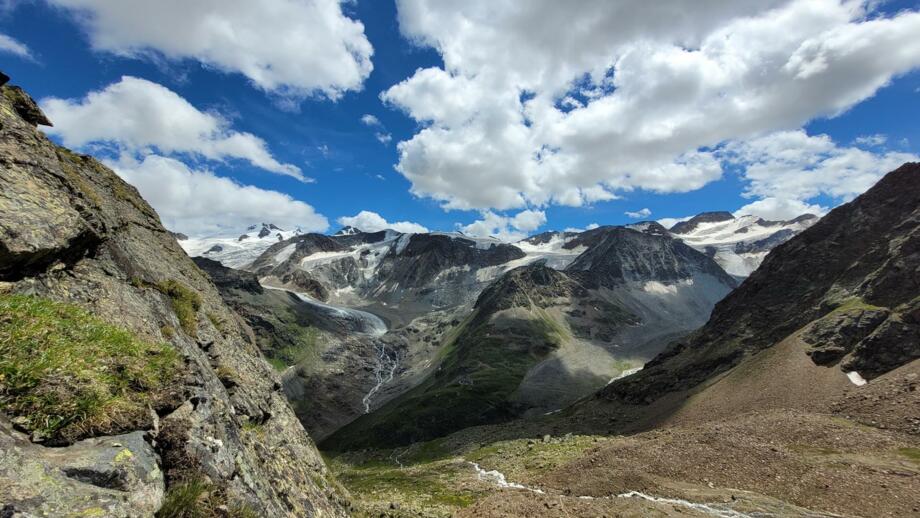 Ausblick auf die umliegenden Berge