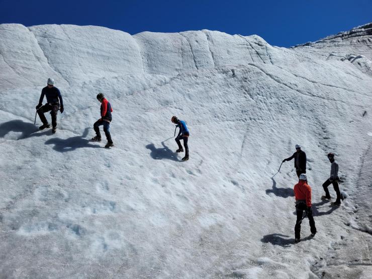 Steigeisenübungen am Gletscher