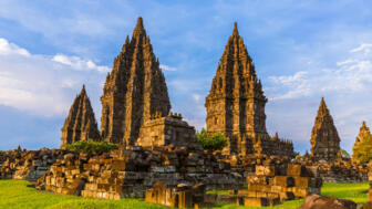 asien-indonesien-landschaft-kultur-thempel-shutterstock-1054515461.jpg