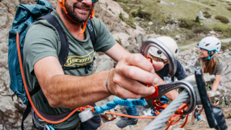Klettersteigset, Klettersteig, Gruppe im Aufstieg