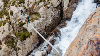 Bach, Klettersteig-Brücke