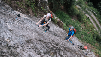 Klettersteig, Gruppe im Aufstieg