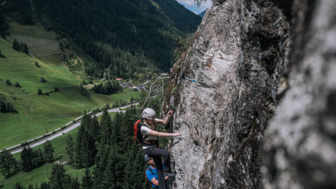 Klettersteig, Gruppe im Aufstieg
