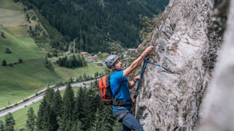Klettersteig, Gruppe im Aufstieg