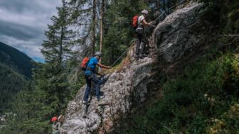 Klettersteig, Gruppe im Aufstieg