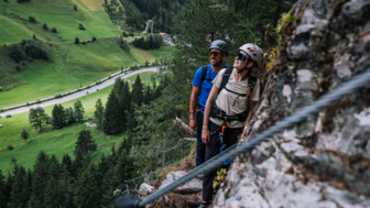 Klettersteig, Gruppe im Aufstieg