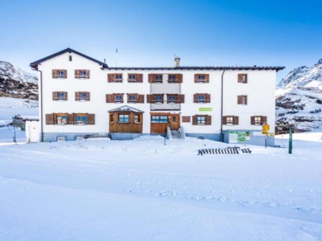 Heidelberger Hütte im Winter in der Silvretta