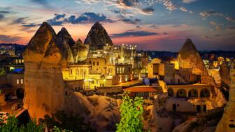 tuerkei-kappadokien-tukap-traditionelle-anatolische-teppiche-shutterstock_2144125927.jpg